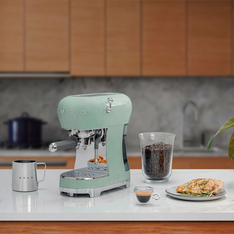 Cafetera espresso Smeg Pae ECF02PGEU Cafetera espresso Smeg Pae ECF02PGEU